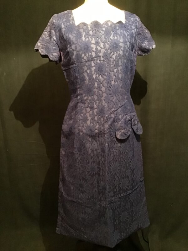 Robe en dentelle des années 50